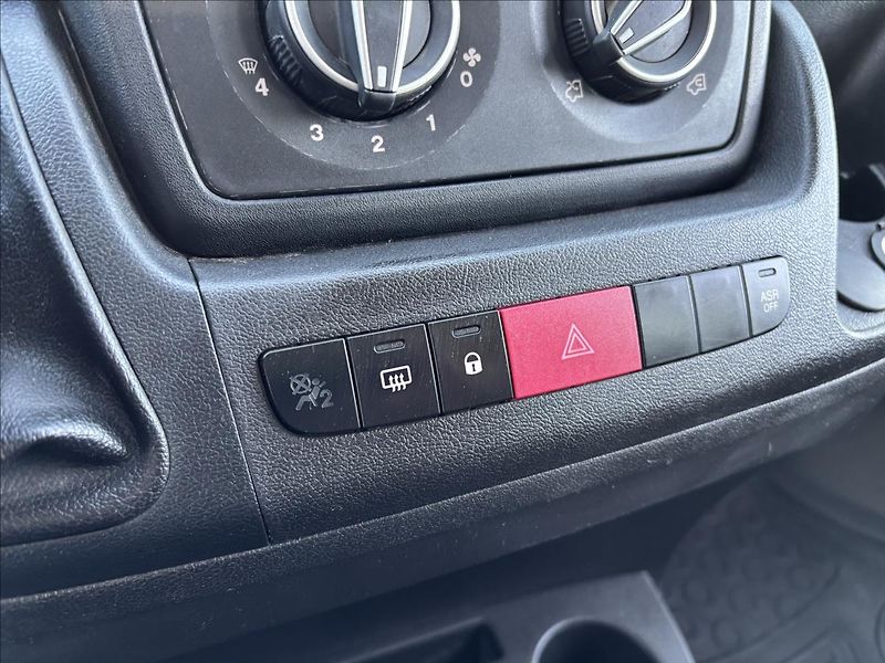 Peugeot Boxer 2,2 Bluehdi  103kW L2 DPH - fotka 27 z 29