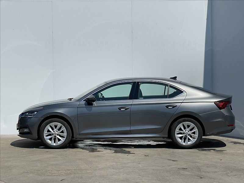 Škoda Octavia 2,0 TDI DSG Style Plus LED+PDC - fotka 2 z 23
