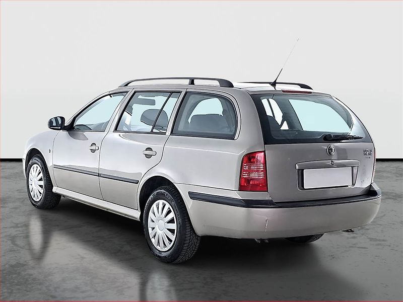 Škoda Octavia (2010) 1.6, ČR,1.maj, jezdí výborně - fotka 4 z 14