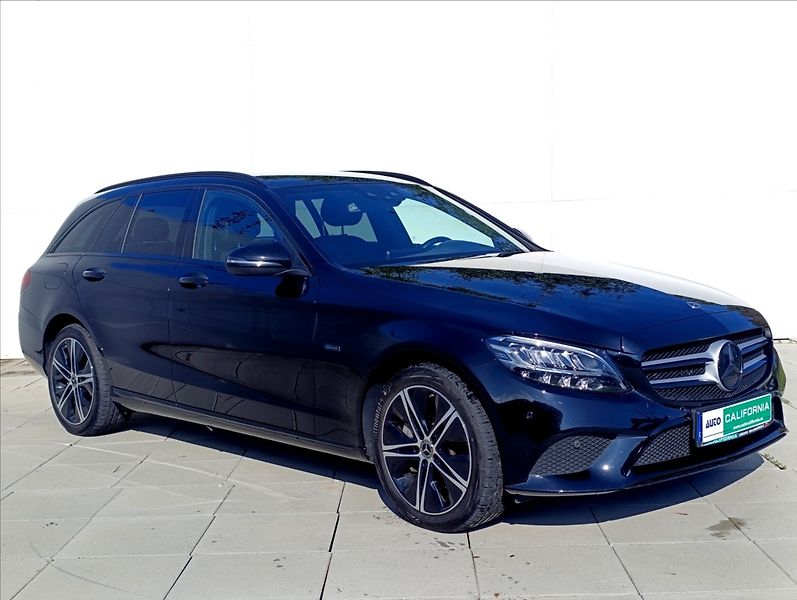 Mercedes-Benz Třídy C 2,0 EQ POWER KAMERA NAVI - fotka 5 z 38