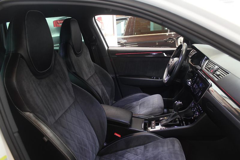 Škoda Superb (2017) 2.0TDI DSG Sport-Line Tažné - fotka 24 z 39