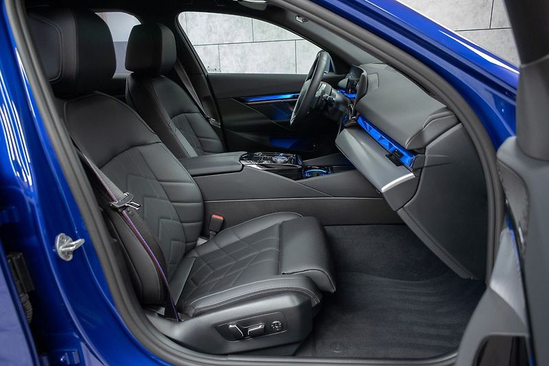 BMW Řada 5 540d xD ///M*ZÁRUKA*TAŽNÉ*ČR 1 - fotka 13 z 51