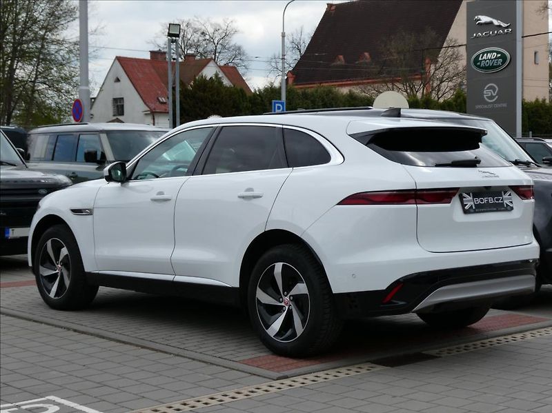 Jaguar F-Pace 2,0 D200 S,1.maj,ČR,DPH - fotka 9 z 35