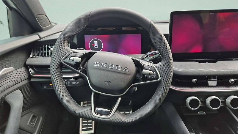 Škoda Superb Combi Sportline 2,0TDI 110kW D - fotka 13 z 20
