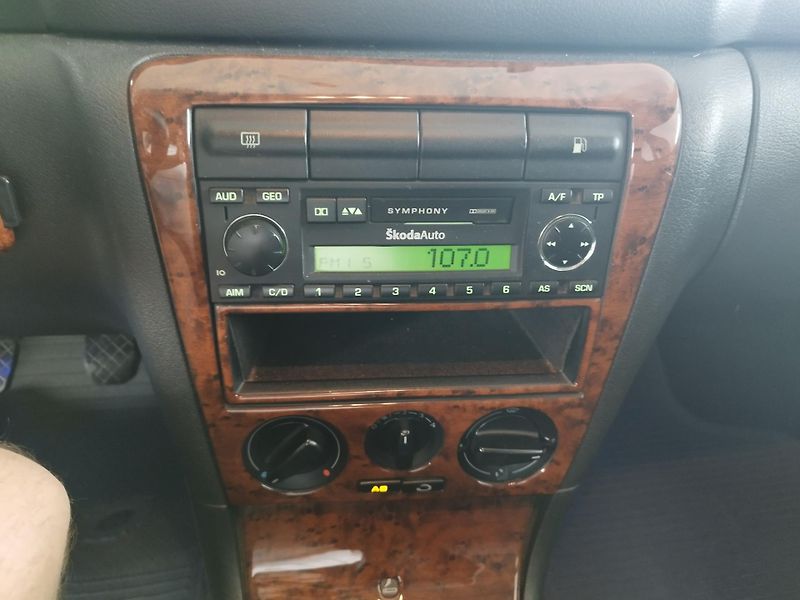 Škoda Octavia (2001) TDI,66KW,KLIMA,ALU,LED,1.MAJ - fotka 25 z 27