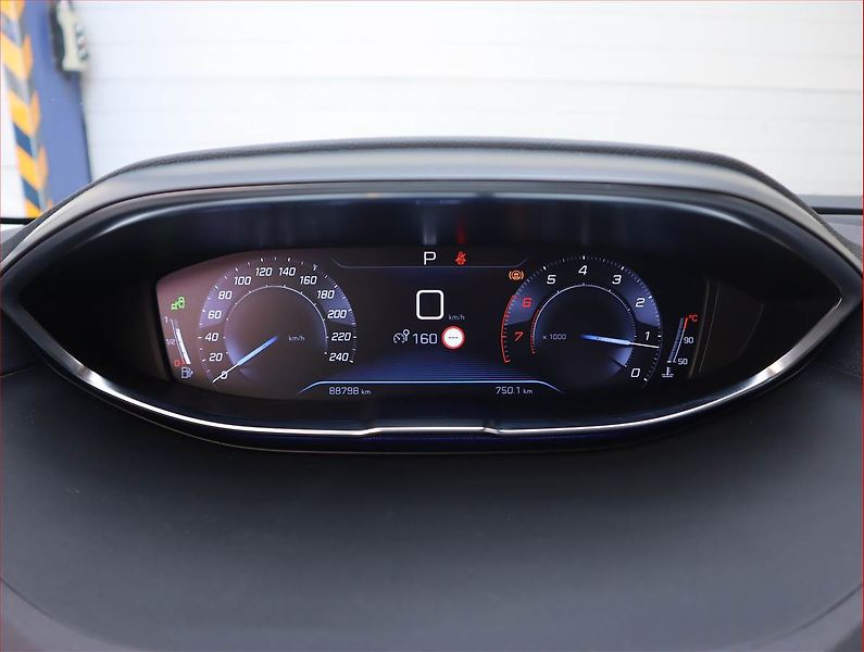 Peugeot 3008 (2019) 1.2 PureTech, Automat - fotka 11 z 21