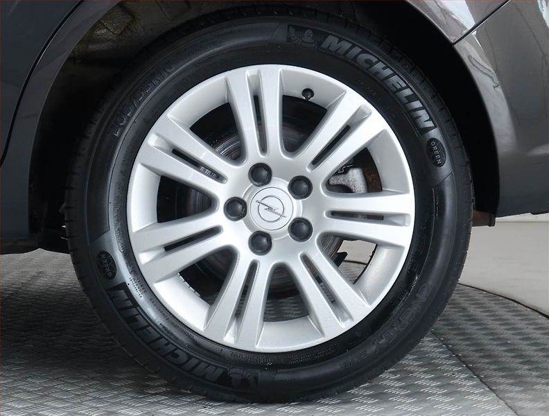 Opel Zafira (2013) 1.7 CDTI, 7 míst, Xenony - fotka 14 z 18
