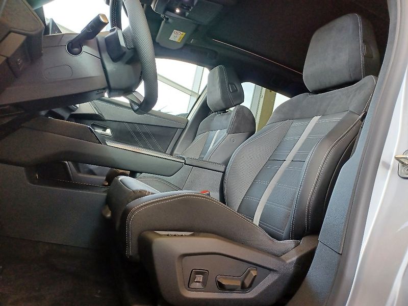 Opel Grandland Ultimate 1.6T PHEV 165kW/225k - fotka 14 z 30