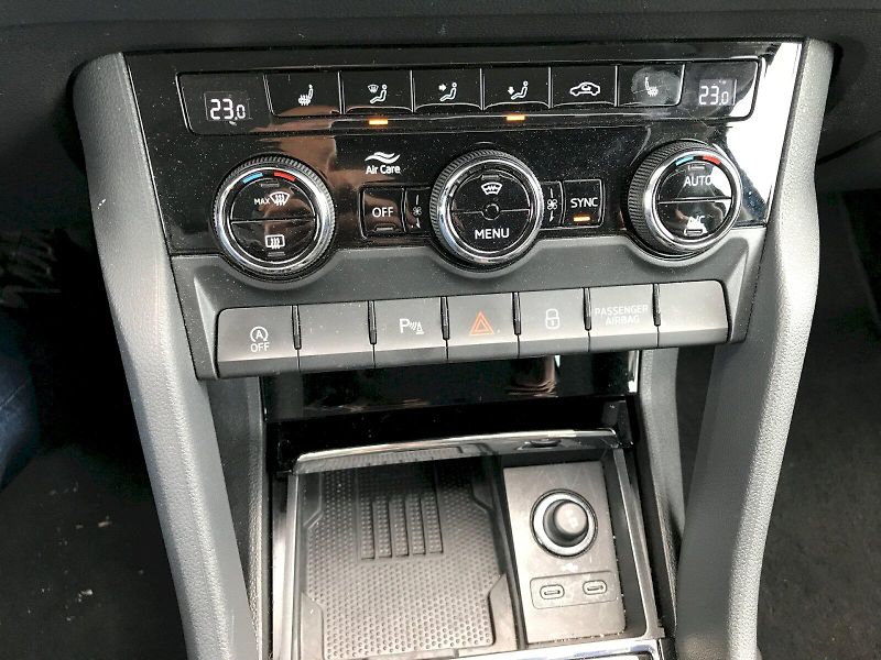 Škoda Karoq (2025) 1.5 TSI / 110 kW / 7DSG / Top - fotka 29 z 29