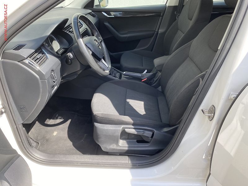 Škoda Octavia (2019) 1.6 TDi, ČR, Style, LED - fotka 9 z 17