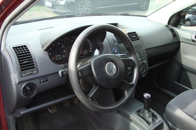 Volkswagen Polo (2006) 1.4i 16V, ČR, Servisní kniha - fotka 33 z 71