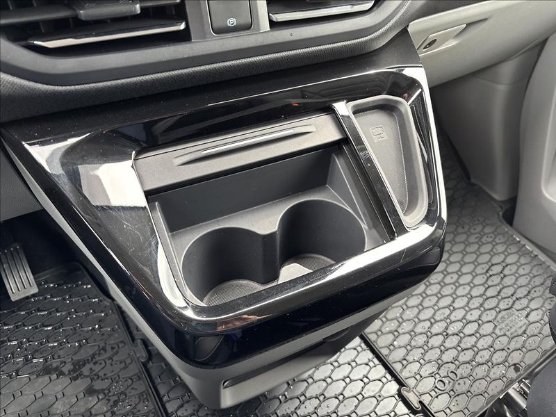 Ford Tourneo Custom 2,0 EcoBlue Titanium 125kW L1 - fotka 37 z 44