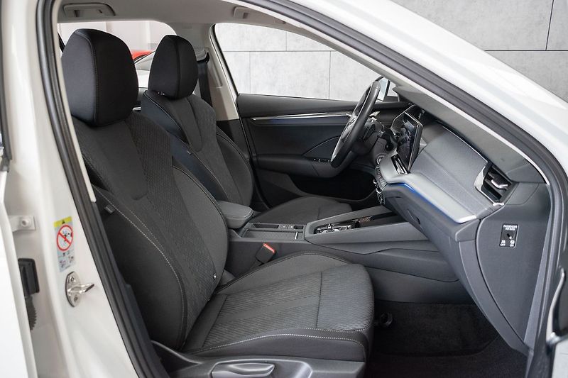 Škoda Octavia 1.5 TSI e-TEC*STYLE*DPH*ČR 1.M - fotka 11 z 41