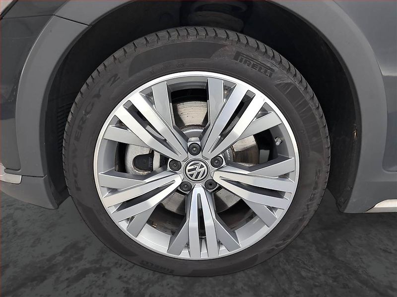 Volkswagen Passat (2018) Alltrack 2.0 BiTDI, 4X4 - fotka 15 z 18