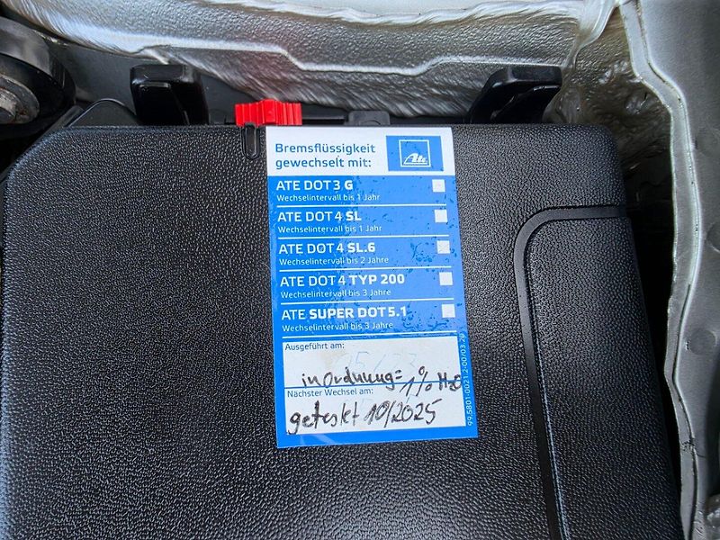 Renault Mégane (2009) 1.6 i Rozvody,TOP - fotka 21 z 27