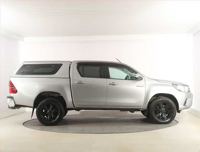 Toyota Hilux (2018) 2.4 D-4D - fotka 6 z 20
