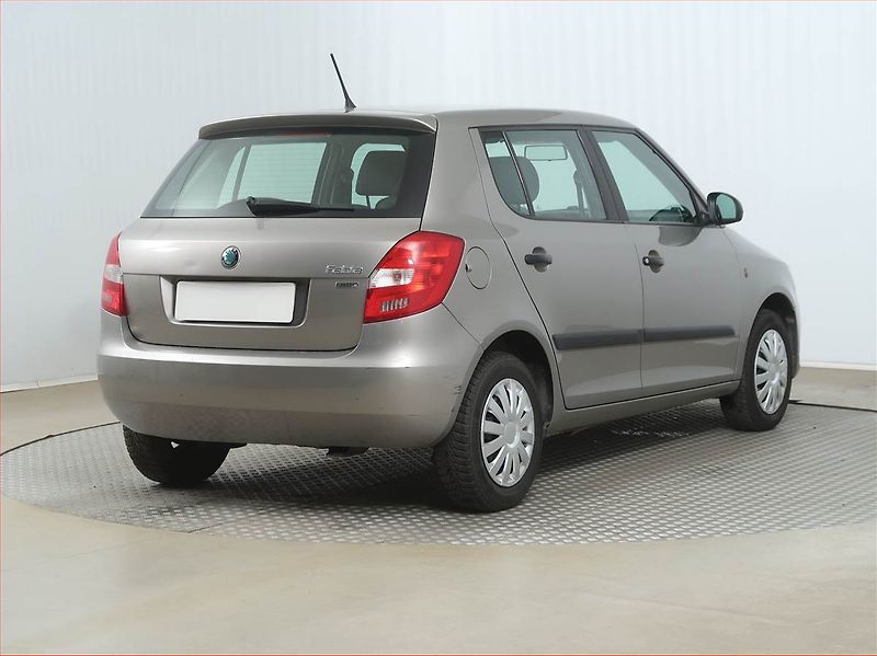 Škoda Fabia (2011) 1.2 - fotka 5 z 13