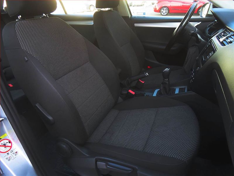 Škoda Octavia (2015) Ambition 2.0 TDI, 4X4 - fotka 9 z 14