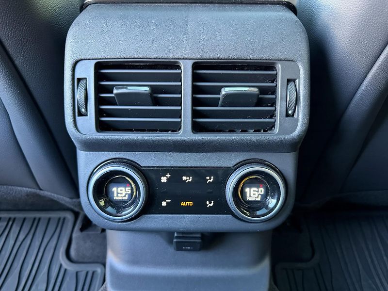 Land Rover Range Rover Velar (2024) +D300 DYNAMIC+ ČR + DPH + - fotka 18 z 19