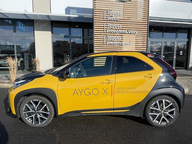Toyota Aygo 1.5 Hybrid 116HP GR-SPORT - fotka 4 z 27