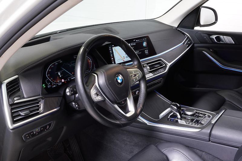 BMW X7  Xdrive40d,ČR,DPH,1.maj,6 míst - fotka 16 z 43