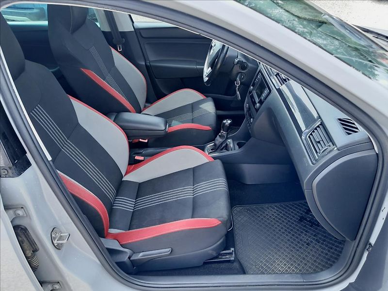 Škoda Rapid 1.2 TSi 81kW MONTE CARLO - fotka 31 z 53