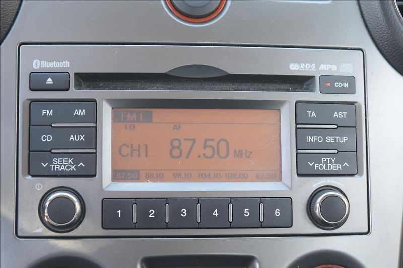 Kia Carens 1,6 CRDI 85KW NÍZKÉ KM VÝHŘEV - fotka 45 z 51