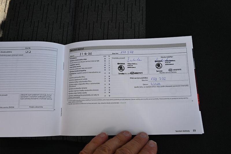 Škoda Octavia 2.0TDI 103KW 9/2012 Rezervace - fotka 42 z 43