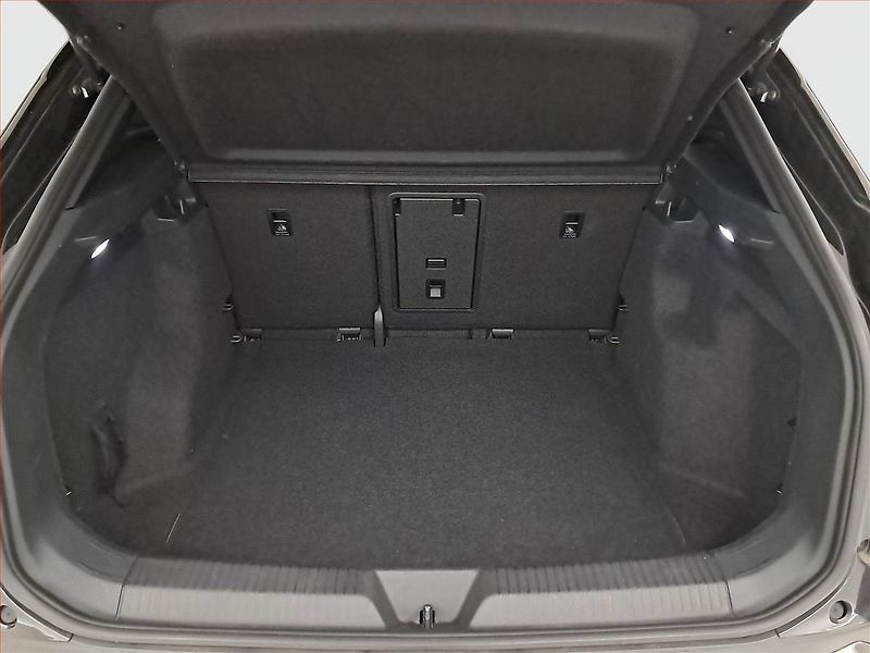 Volkswagen ID.4 (2020) Pro Perf. (82 kWh), SoH 82% - fotka 14 z 34