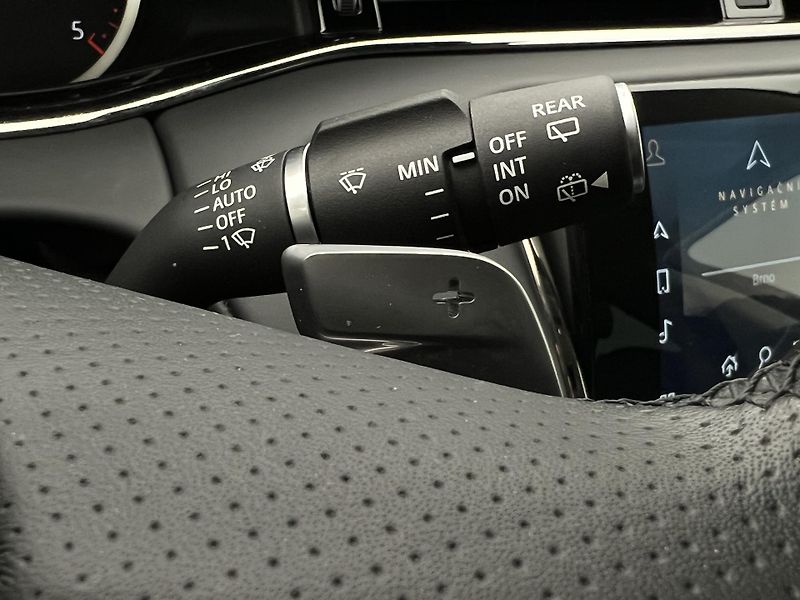 Land Rover Range Rover Evoque D200 AWD HSE AUT - fotka 29 z 53