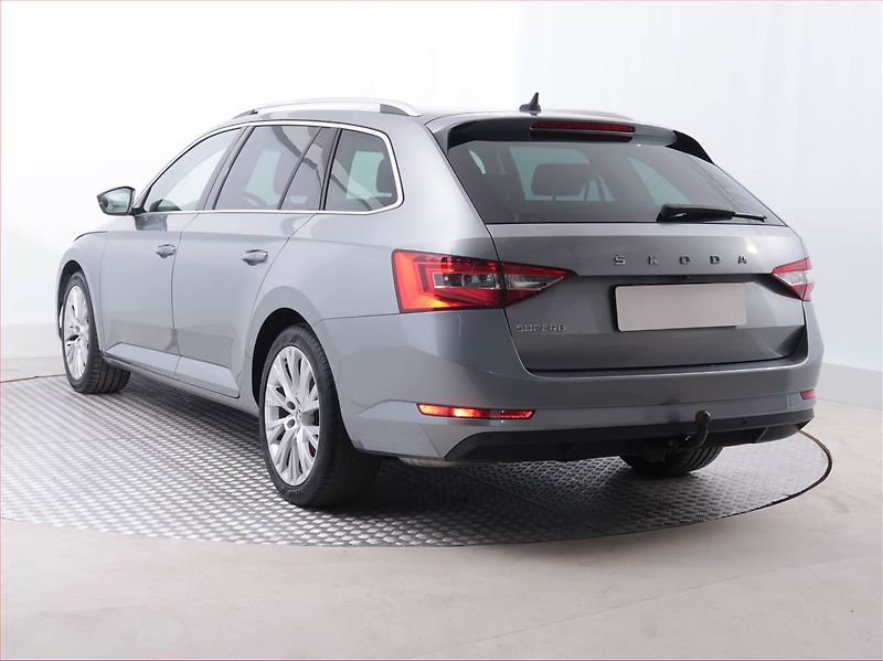 Škoda Superb (2020) Style 1.5 TSI - fotka 4 z 22