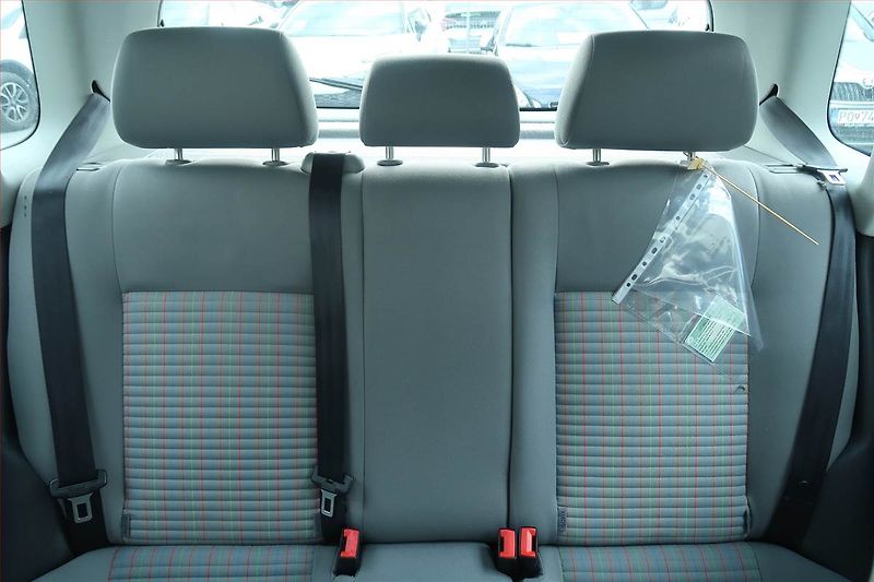 Volkswagen Polo (2008) 1.2 12V, rezervace - fotka 10 z 15