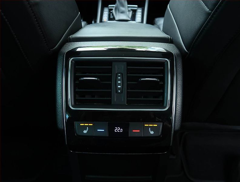 Škoda Superb (2019) Laurin&Klement 2.0 TDI, 4X4 - fotka 28 z 29