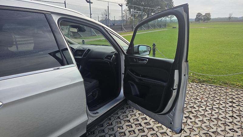 Ford Galaxy (2023) 2.0 EcoBl 110kW AT TITAN DPH - fotka 11 z 36