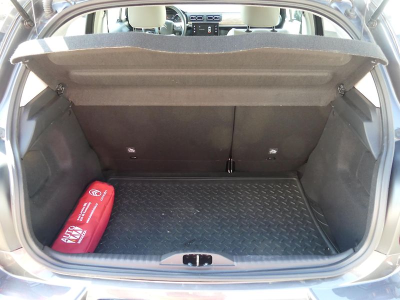 Citroën C3 (2024) 1,2 PureTech 110 MAN6 SHINE+ - fotka 10 z 23