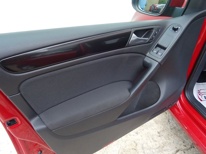 Volkswagen Golf (2009) 1.6i,75kW,1maj,S.kni,klima - fotka 18 z 25