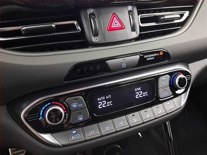 Hyundai i30 (2025) 1.5 T-GDI MHEV 48V, N- Line - fotka 16 z 23