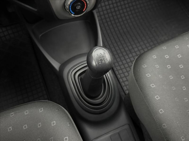 Toyota Yaris 1,3 64kW KLIMA ČR ZÁNOVNÍ LPG - fotka 14 z 23