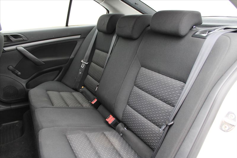 Škoda Octavia 1.6 TDI 77kW 1. MAJ. ČR DPH - fotka 10 z 16