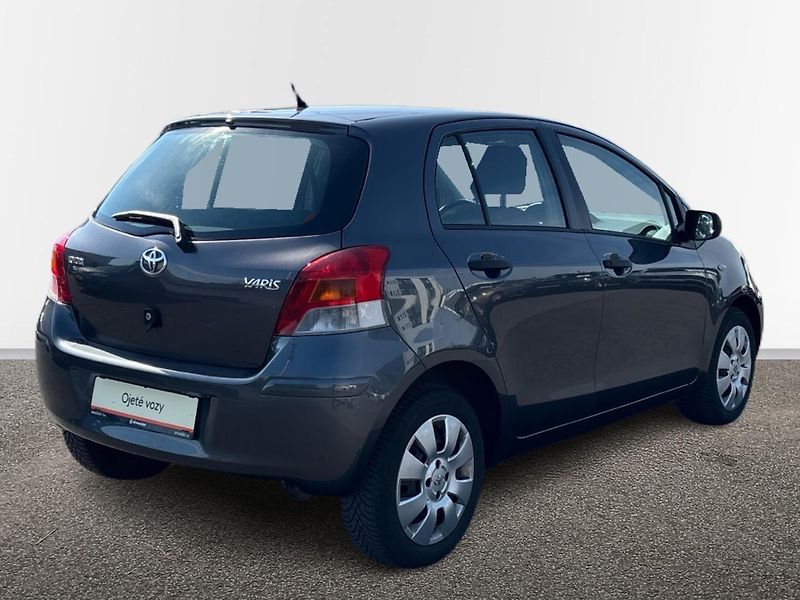 Toyota Yaris Hatchback - fotka 2 z 27