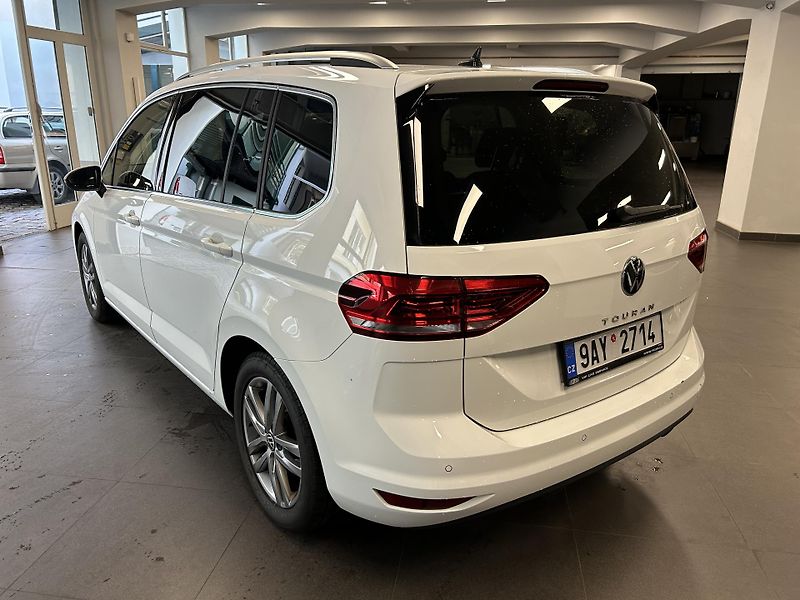 Volkswagen Touran (2023) 2.0TDi Highline LED Kamera TZ - fotka 3 z 35