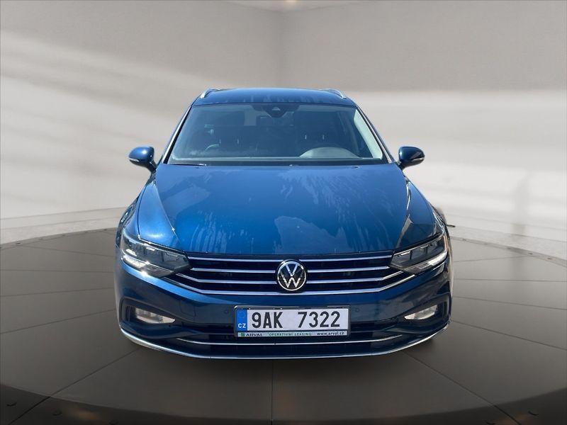 Volkswagen Passat 2,0 TDI 110 Elegance AT - fotka 2 z 11