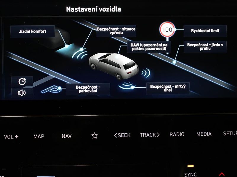 Hyundai Tucson 1,6 HEV 169kW N-Line Premium - fotka 12 z 25