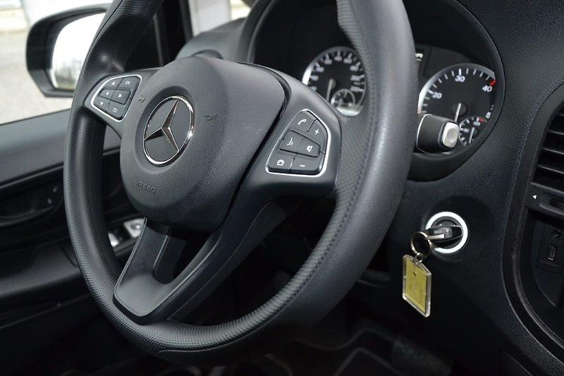 Mercedes-Benz Vito  7G automat najeto 25 t. km  - fotka 37 z 39