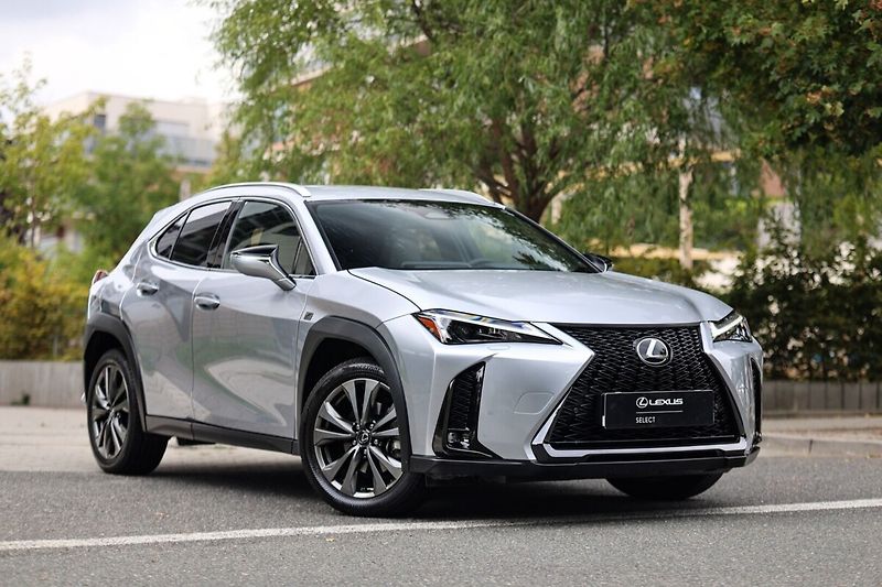 Lexus UX 300h 300H 2,0 HEV F SPORT DESIGN - fotka 2 z 24