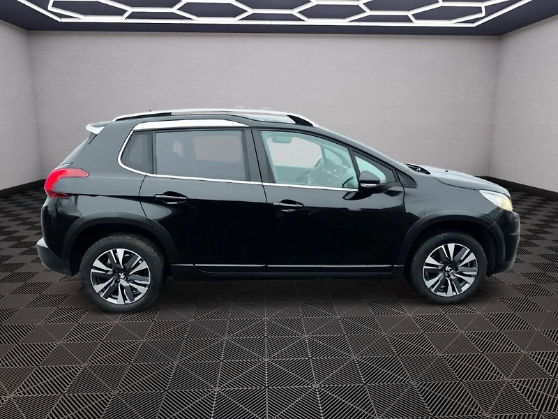 Peugeot 2008 (2017) Allure 1.6Hdi 88kw - fotka 8 z 24