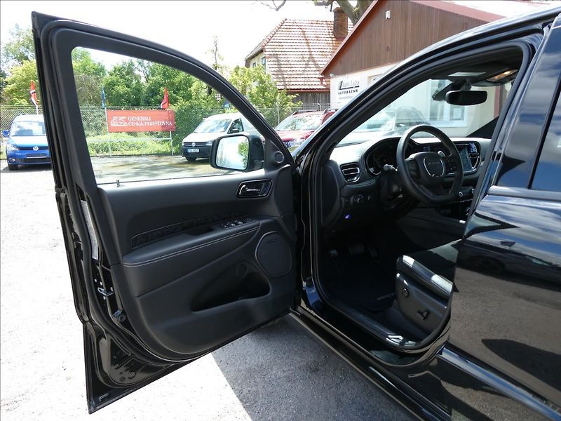 Dodge Durango 6,4 SRT AWD 354kW,1.maj,ČR,LPG - fotka 21 z 50