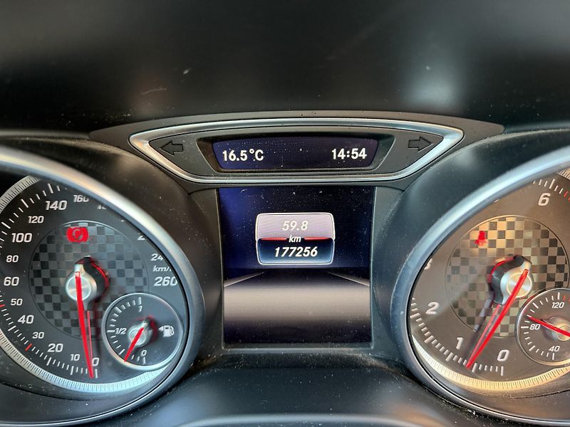 Mercedes-Benz Třídy A 180i SPORT LED NAVI SERVISKA - fotka 17 z 37