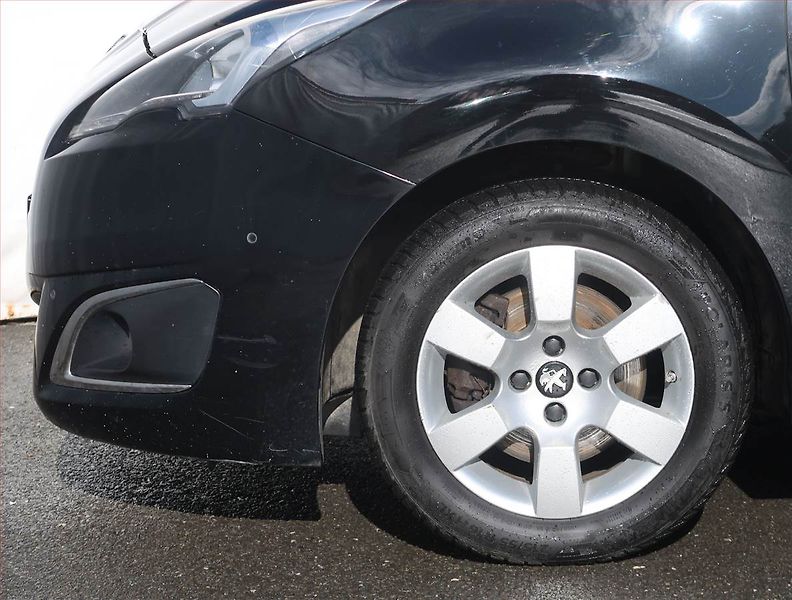 Peugeot 5008 (2016) 1.6 BlueHDi, nová STK - fotka 14 z 19