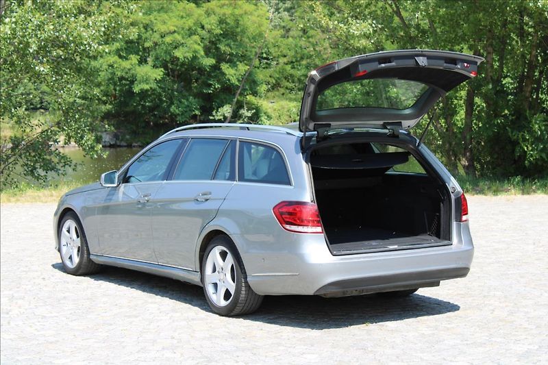 Mercedes-Benz Třídy E 350CDI 4M/ACC/KEYLESS/DPH - fotka 10 z 46